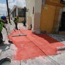 Impulsa Javier Díaz movilidad segura con rehabilitación de banquetas