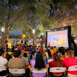 Paredón se convierte en una gran sala de cine al aire libre3