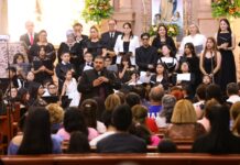 Saltillenses disfrutan de los eventos que ofrece el FINA 2026