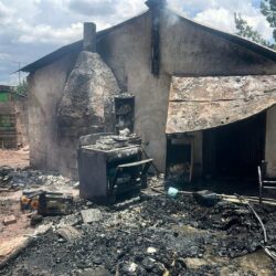 Voraz incendio deja en la calle a familia con tres menores; piden apoyo de la ciudadanía5