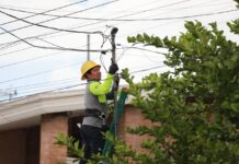 Avanza Saltillo en el retiro de cableado en desuso en el Centro Histórico