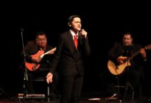 Deleita Ismael Cituk Jr. a saltillenses con el tributo a José José en el FINA 2026