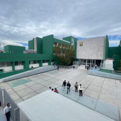 más de 200 2