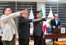 Miguel Riquelme toma protesta a nuevos funcionarios municipales