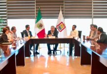 Riquelme revisa con miembros de CANADEVI los retos del desarrollo habitacional en Torreón