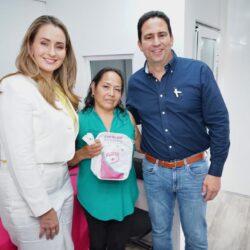 Acerca Javier Díaz servicios de salud gratuitos con Amor en Movimiento1