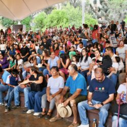 Bendicen mochilas de niños de Saltillo ante inicio del nuevo ciclo escolar6