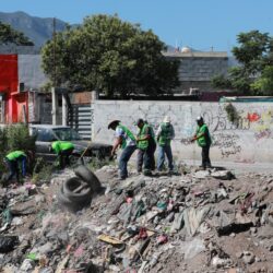 Continúan labores de limpieza en arroyos de Saltillo1