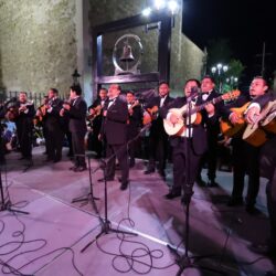 Disfrutan saltillenses del Festival Internacional de Rondallas1