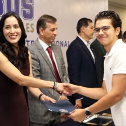 Entrega UAdeC las Becas de Movilidad Estudiantil 2026 “Lobos Internacionales”4
