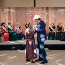 Javier y Luly coronan a la Reina Saltillo de las Personas Adultas Mayores4