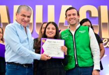 Miguel Riquelme reconoce el esfuerzo de las mujeres de Torreón