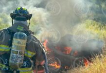 Muere conductor tras volcar e incendiarse su vehículo en un barranco en Ramos Arizpe