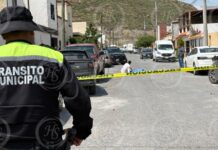 Muere joven en la vía pública de Jardines Coloniales; autoridades investigan las causas