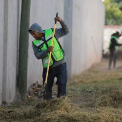 Refuerza Javier Díaz limpieza de callejones2