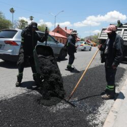 Rehabilita Javier Díaz vialidades en Lomas del Refugio