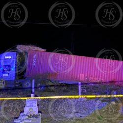 Trailero muere tras presunto infarto y salir de la carretera Zacatecas