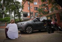 Ascienden a 321 los fallecidos en el terremoto de Colombia