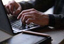 Laptop para cada etapa: qué buscar según edad y necesidad