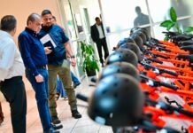 Miguel Riquelme refuerza seguridad en espacios públicos de Torreón con entrega de bicicletas