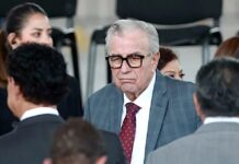 Posponen relevo de Rubén Rocha Moya en Sinaloa por falta de acuerdos