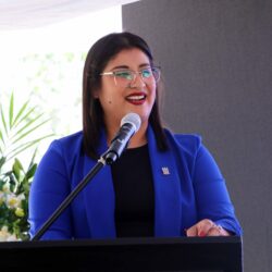 presenta directora