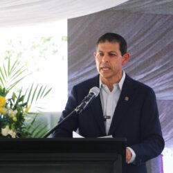 presentan directora 2