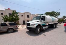 SIMAS Torreón implementa operativo de pipas con agua potable y emprende acciones contundentes para atender desabasto en el sector oriente