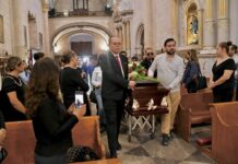 38 años contando historias con su lente; Dan último adiós a Oliverio del Ángel