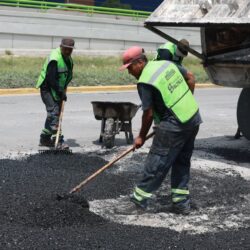 Atiende Municipio rejilla pluvial dañada sobre la lateral del Fundadores2
