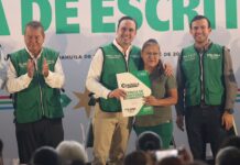 Detona Manolo entrega de 1150 escrituras en todas las regiones