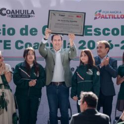 En equipo con Manolo Jiménez Salinas apoyamos la educación1