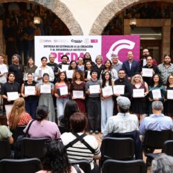 Entrega Coahuila estímulos a 43 creadoras y creadores8
