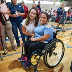 Entrega Luly López Apoyos de Corazón a personas con discapacidad1