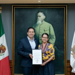 Entrega alcalde nombramiento a Mabel Garza como directora del Instituto Municipal de Cultura