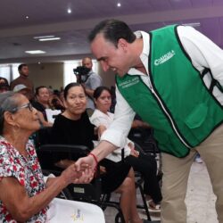 Entregan miles de becas a personas con discapacidad en todo Coahuila1