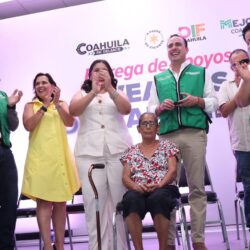 Entregan miles de becas a personas con discapacidad en todo Coahuila5