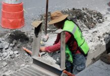 Incrementa Javier Díaz seguridad vial en Abasolo; delimita carriles centrales