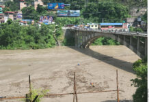 Nepal eleva a mil 259 los muertos y a más de 5 mil los desaparecidos por inundación repentina