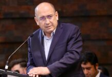 Propone Rubén Moreira regular tarifas aéreas, para frenar abusos en precios de boletos de avión