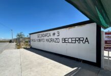 Techumbre sigue inconclusa en Secundaria 3 de Ramos Arizpe; maestros trabajan bajo protesta