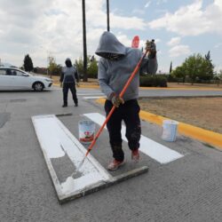 Va Javier Díaz por un Saltillo más seguro; refuerza señalización urbana2