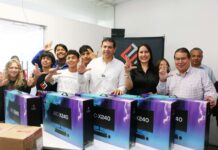 Celebra Facultad de Sistemas de la UA de C su 44 aniversario con entrega de equipo tecnológico