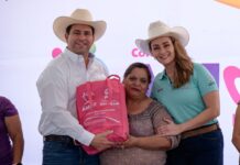Entregan Javier y Luly Alimentos de Corazón a familias del campo