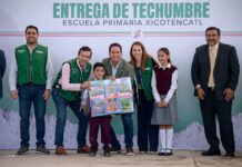 Lleva alcalde de Saltillo más recursos para la educación