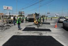 Rehabilita Javier Díaz pavimento en cruce de LEA y Nazario
