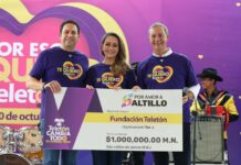 A nombre de Saltillo, entregan Javier y Luly donativo de un millón de pesos al Teletón