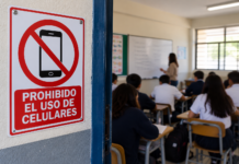 Afinan detalles en Coahuila para eliminar uso de celulares en escuelas