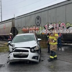 Intenta ganarle el paso al tren y termina arrollado en Ramos Arizpe1