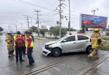 Intenta ganarle el paso al tren y termina arrollado en Ramos Arizpe